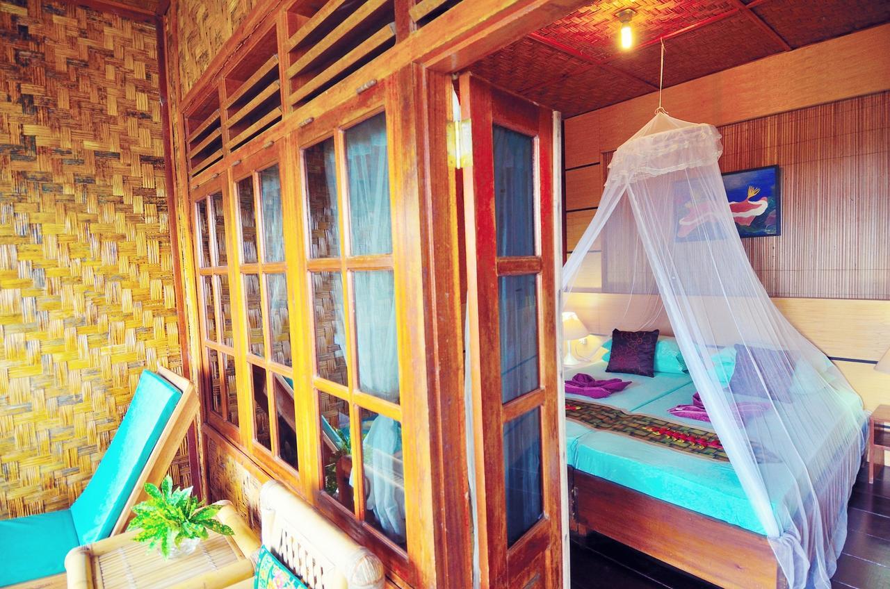 Froggies Divers Bunaken Exterior photo